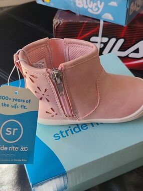 Stride Rite Pink Toddler Cutout Ankle Boots with Side Zip Size 6